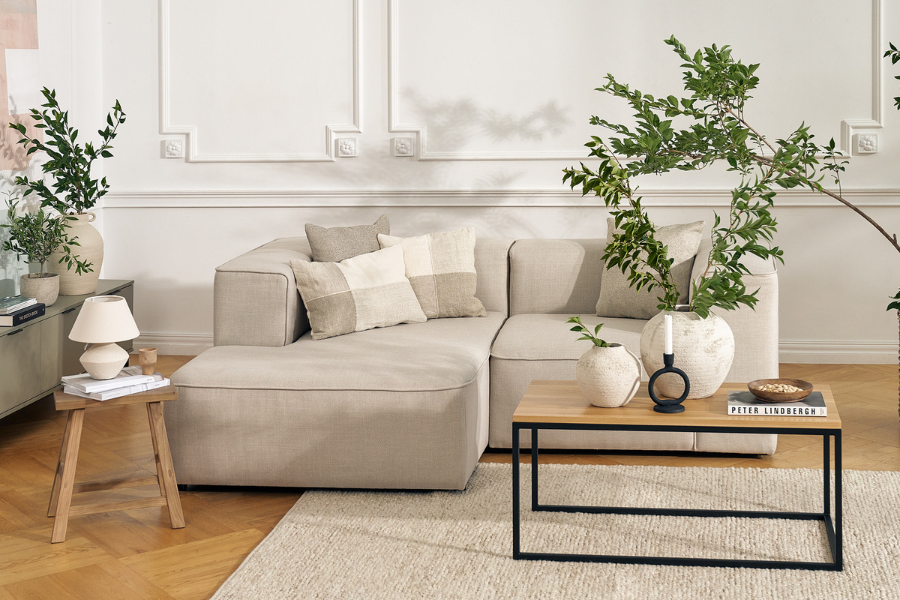 Jak urządzić mały salon? Kompletny poradnik + konkretne rozwiązania meblowe