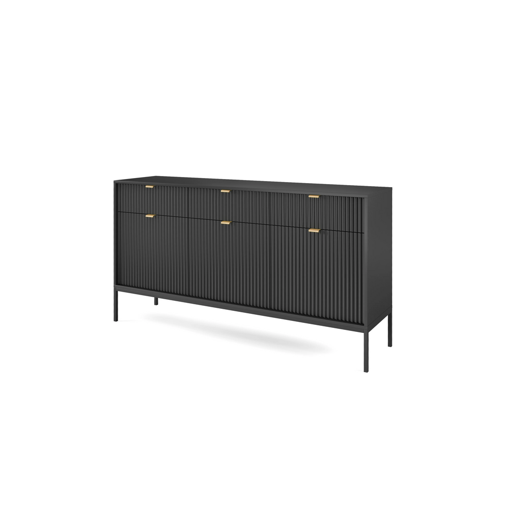 Komoda LUMI 3D – 154 cm, czarna, ryflowane fronty, czarne nóżki