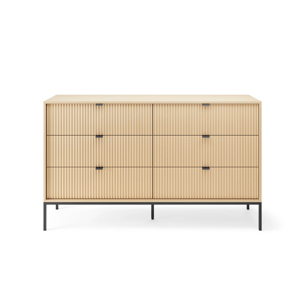 Komoda LUMI 6S – 154 cm, dąb Vicenza, ryflowane fronty, czarne nóżki