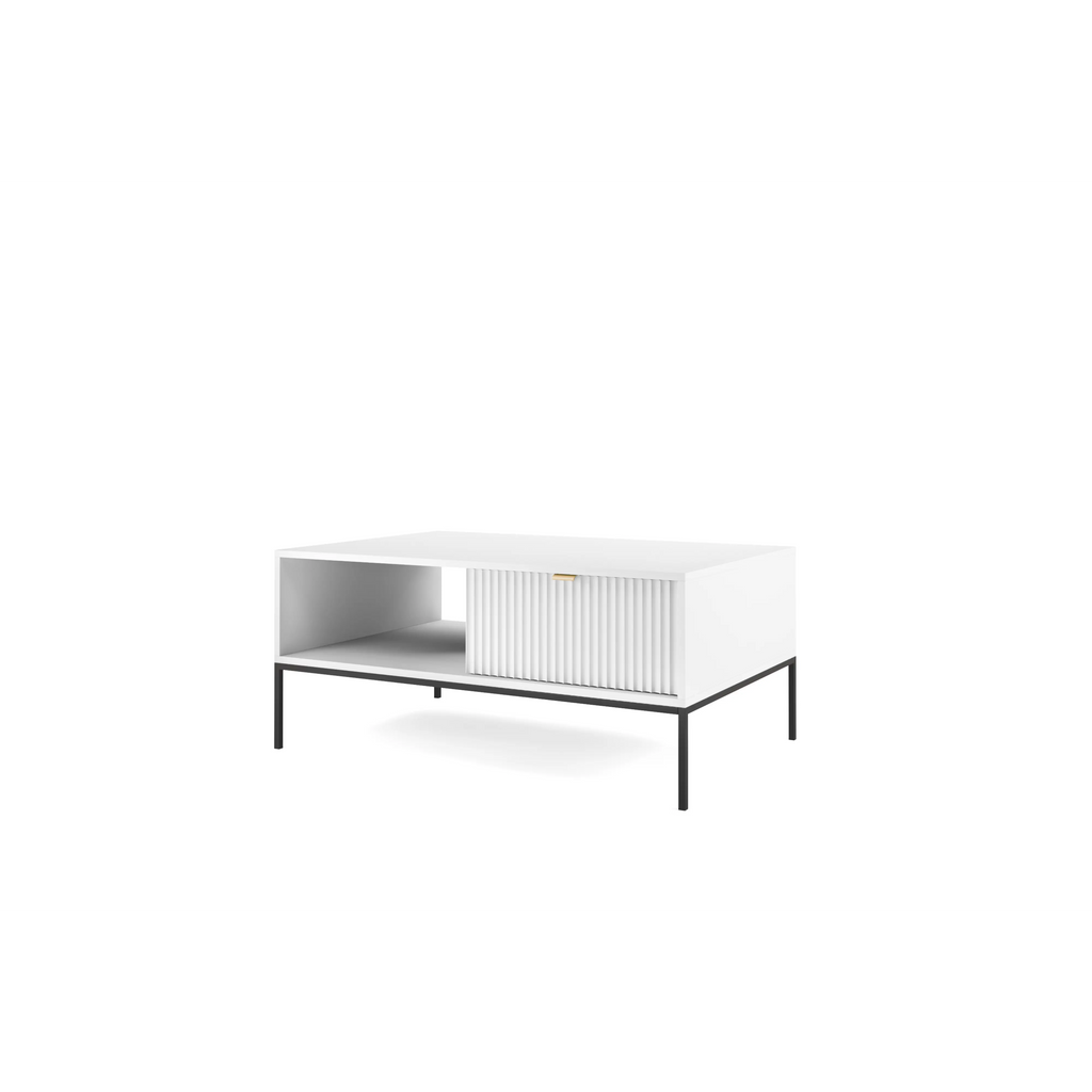 Stolik kawowy LUMI 1S – 104 cm, biały, ryflowany front, czarne nóżki