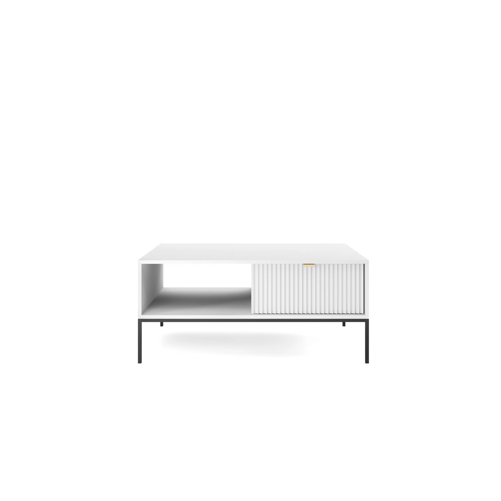 Stolik kawowy LUMI 1S – 104 cm, biały, ryflowany front, czarne nóżki