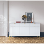 Komoda LUMI 3D – 154 cm, biała, ryflowane fronty, złote nóżki