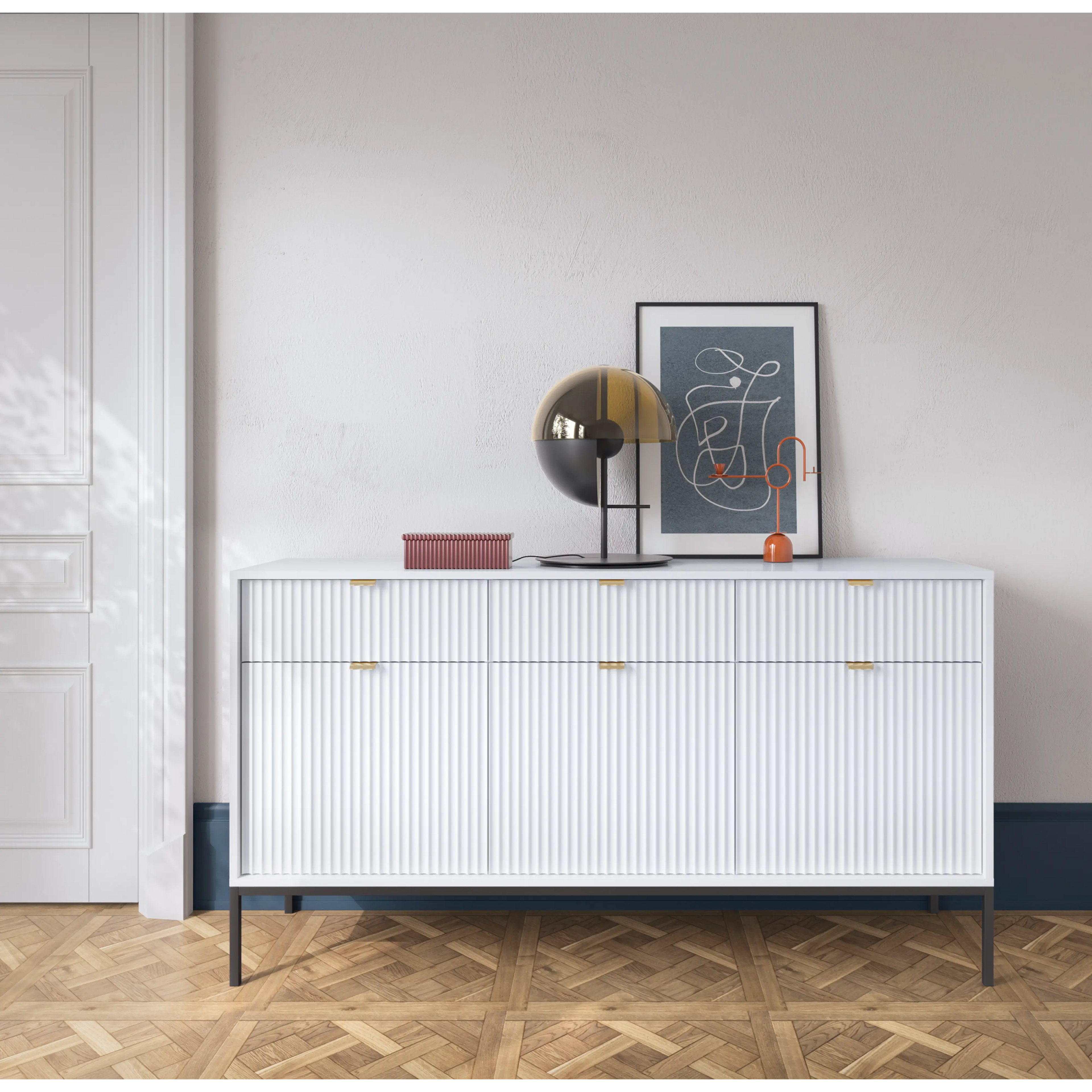 Komoda LUMI 3D – 154 cm, biała, ryflowane fronty, czarne nóżki