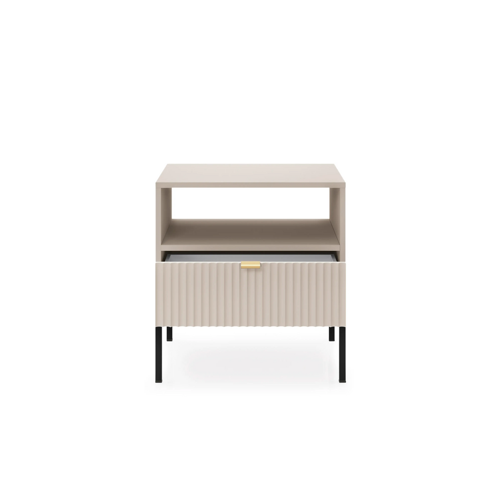 Stolik nocny LUMI 1S – 54 cm, kaszmir, ryflowany front, czarne nóżki